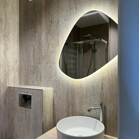 Elegant Retreat With Outdoor Pool I Cohost Lägenhet