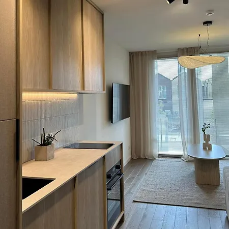아파트 Elegant Retreat With Outdoor Pool I Cohost